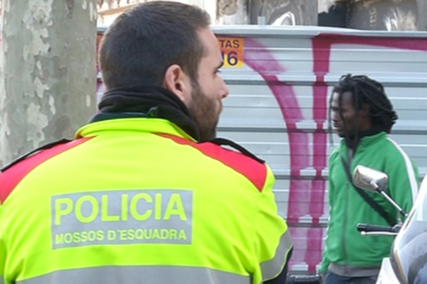 Investigaran l’actuació policial en el desallotjament d’una nau del Poblenou | assentaments, desallotjaments, Mossos d'Esquadra