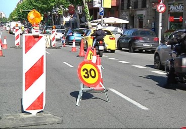 Tallats dos carrils del Paral·lel per obres