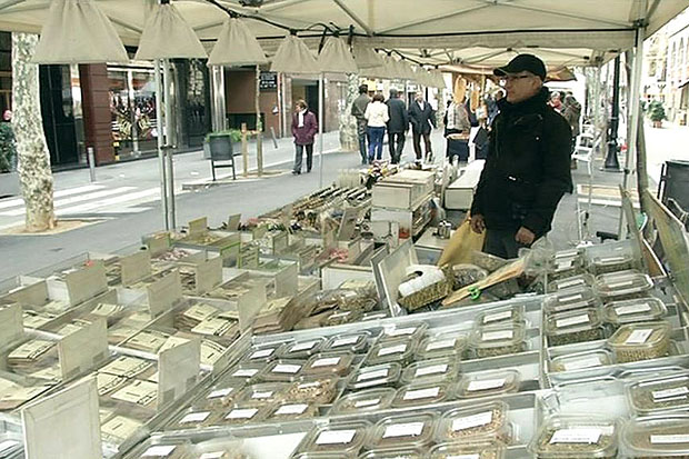 Els artesans del Poblenou es queden al cor de la Rambla | artesania, rambla del Poblenou