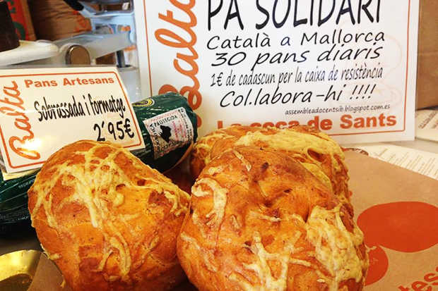 Pans de sobrassada en solidaritat amb els docents de ses Illes | vagues