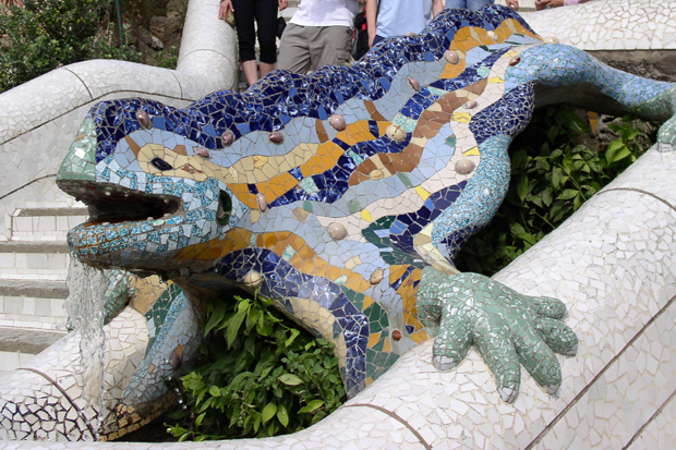 El drac del Parc Güell és un dels “souvenirs” més venuts | Parc Güell, Turisme de Barcelona