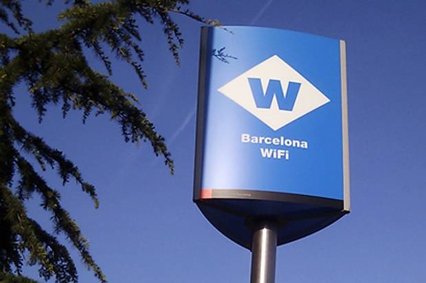 Tradia Telecom, d’Abertis, gestionarà les xarxes municipals de fibra i Wi-Fi de manera integrada | Ajuntament de Barcelona, energia, enllumenat, Internet, smart city, via pública, Wi-Fi