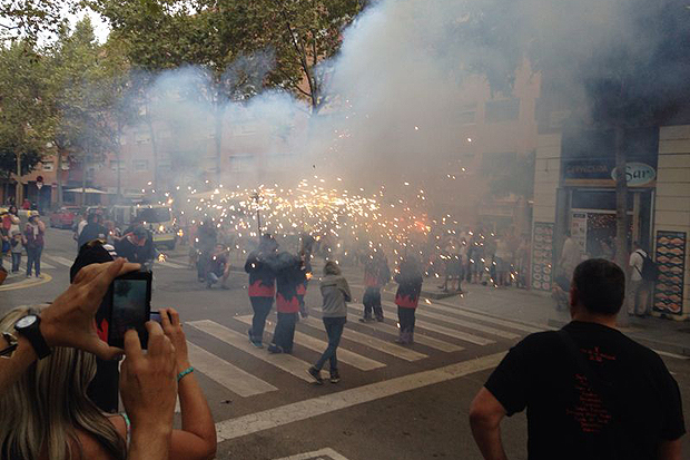 Correfocs en el penúltim dia de la Festa Major de Sants | diables, Festa Major de Sants