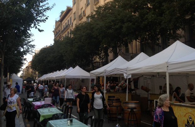 CorEixample surt al carrer per l’Street Market |