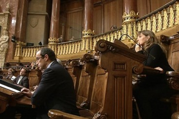 Intercanvi de retrets en el ple extraordinari sobre els desnonaments