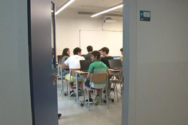 2.200 estudiants de secundària s’examinen de les proves PISA | instituts