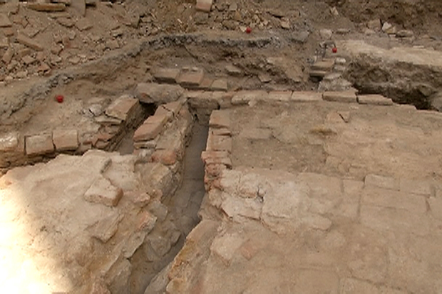 La ciutat enderrocada per l’obertura de la via Laietana aflora en les ...