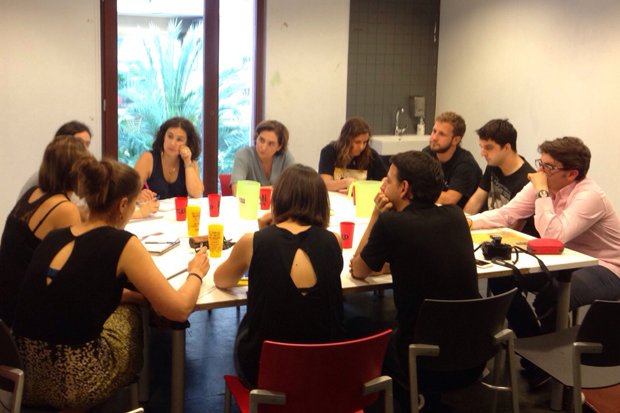 Colau es compromet a reimpulsar el pla de xoc contra l’atur juvenil |