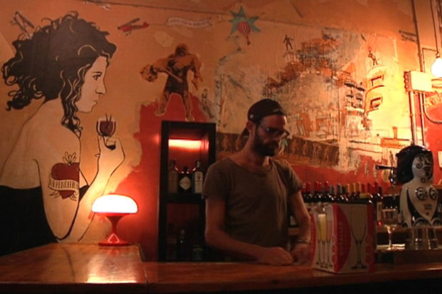 El bar La Penúltima tanca per incompliment de la llicència municipal | bars, Guàrdia Urbana, llicències municipals