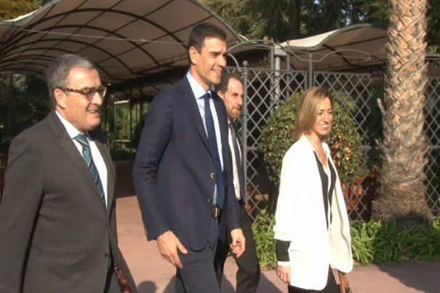 Sánchez assegura que si guanya trucarà a Mas | Carme Chacón, Congrés dels Diputats, eleccions generals, Pedro Sánchez, PSC, PSOE
