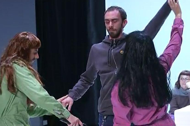 Dansa i teatre s’uneixen amb l’espectacle ‘A.U.R.A’ |