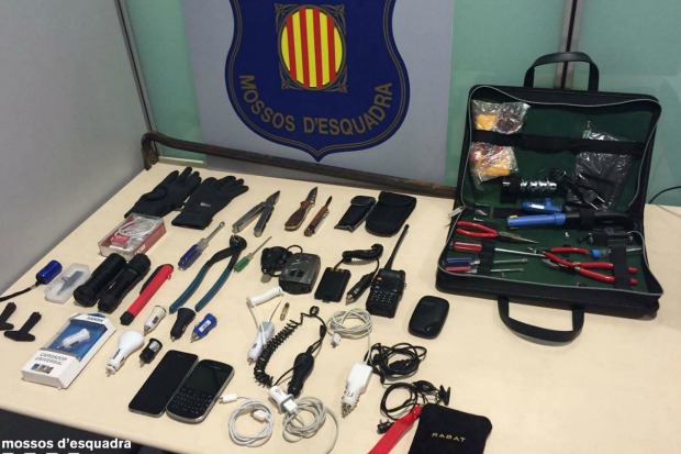 Detingut un home que robava a l’interior de vehicles en un pàrquing d’un centre comercial |