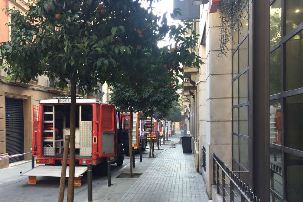 Incendi en un restaurant al passatge de Domingo | Bombers de Barcelona, Incendis
