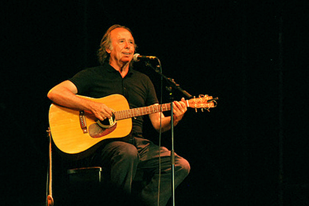 Joan Manuel Serrat grava una versió col·lectiva de ‘Mediterráneo’ per donar suport als refugiats | gossos, Palau Sant Jordi, refugiats