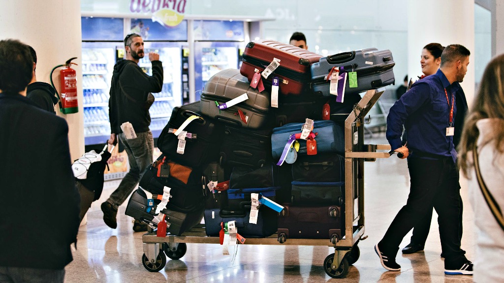 Més de la meitat dels viatgers intercontinentals de l’aeroport van haver de fer escala | Aerolínies, viatges