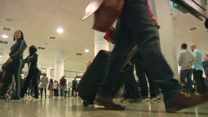 Unió Federal de Policia atribueix les cues del Prat a la precarietat laboral