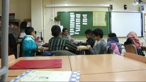 Cursos d’urdú i bengalí per a infants i de català per als seus pares