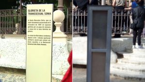 Arrenquen la placa de la transsexual Sonia de la glorieta del Parc de la Ciutadella
