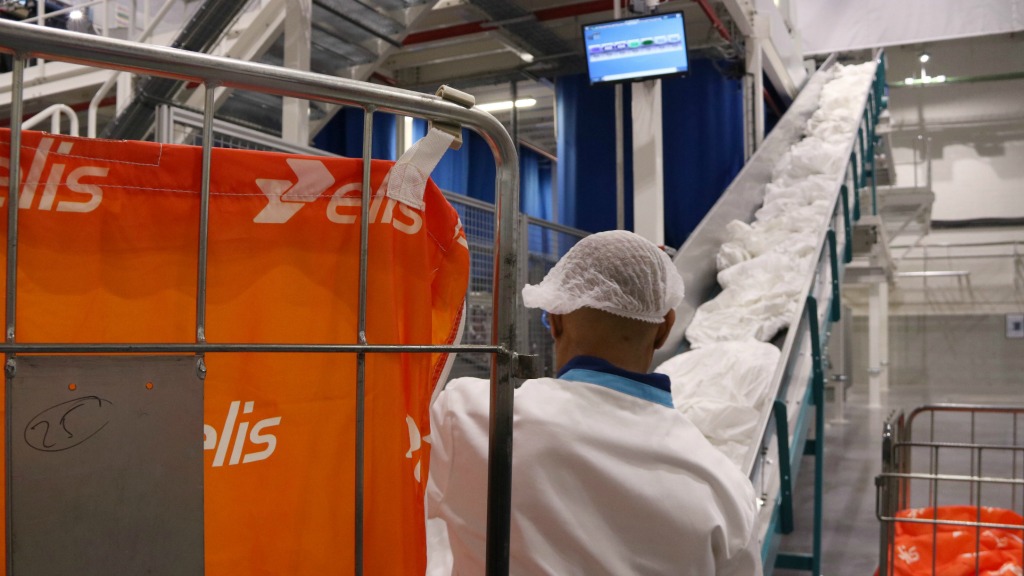 La bugaderia industrial Elis obre a Barcelona la seu més gran amb 100 llocs de treball | empresa, hotels, neteja