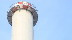 Mor un home mentre netejava la xemeneia de la incineradora de Sant Adrià de Besòs