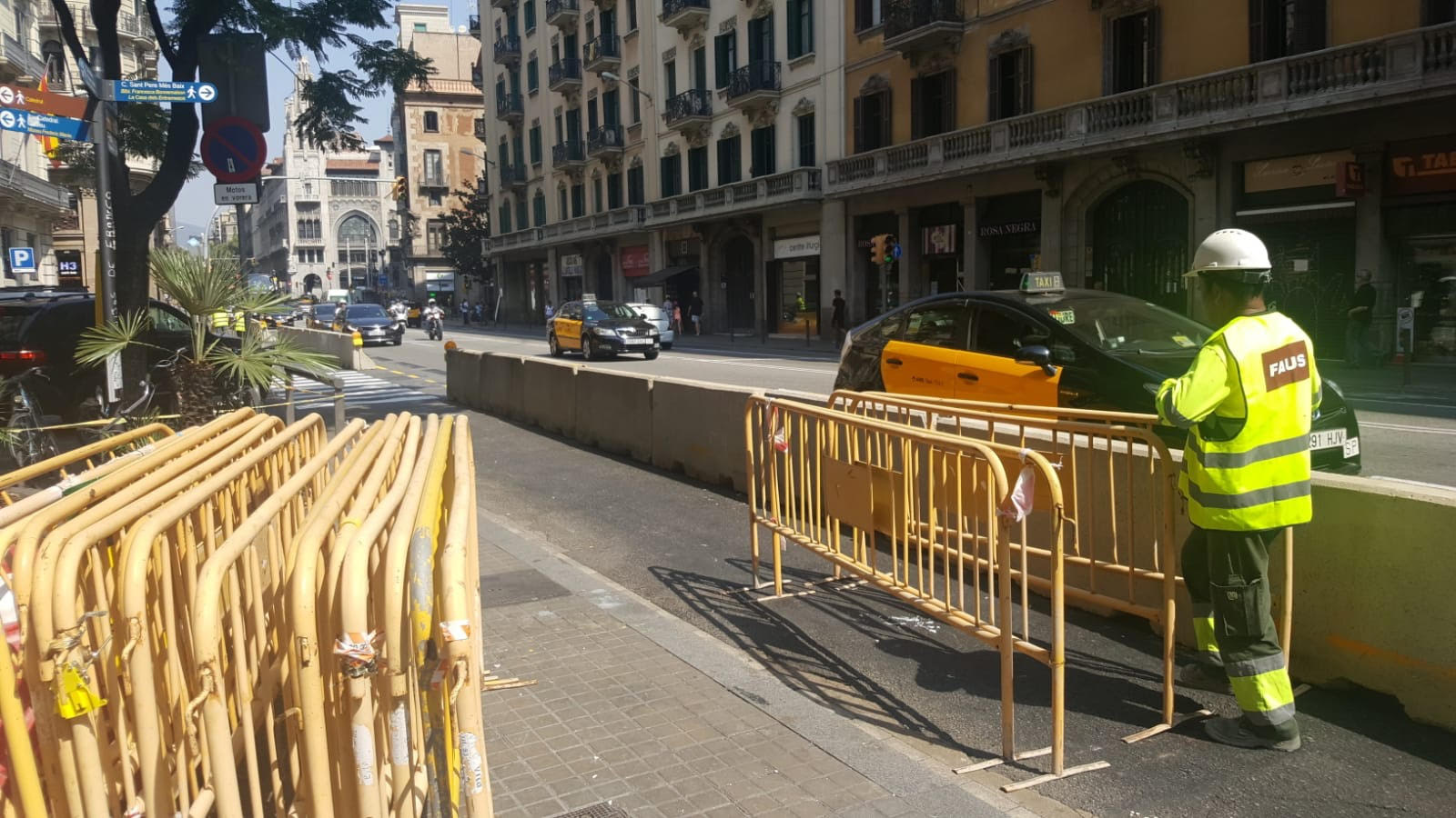 Comencen les obres de millora de les voreres a l'entorn de la via Laietana