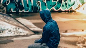 Barcelona prepara una estratègia per combatre la soledat