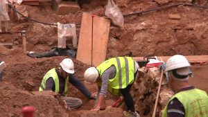 Troben 25 enterraments del segles XIV-XV a la ronda de Sant Antoni