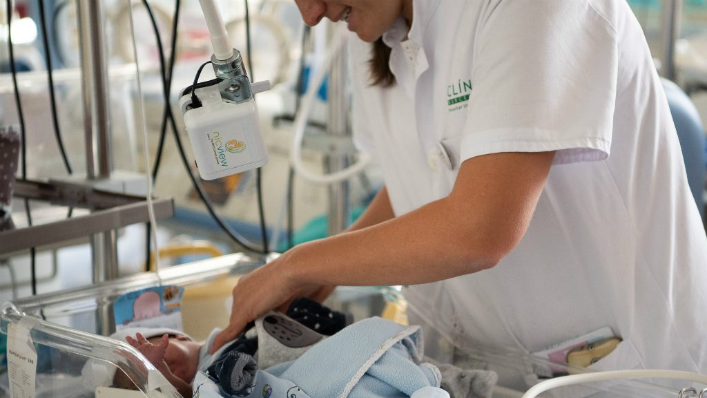 c&agrave;mera unitat neonatologia maternita Cl&iacute;nic
