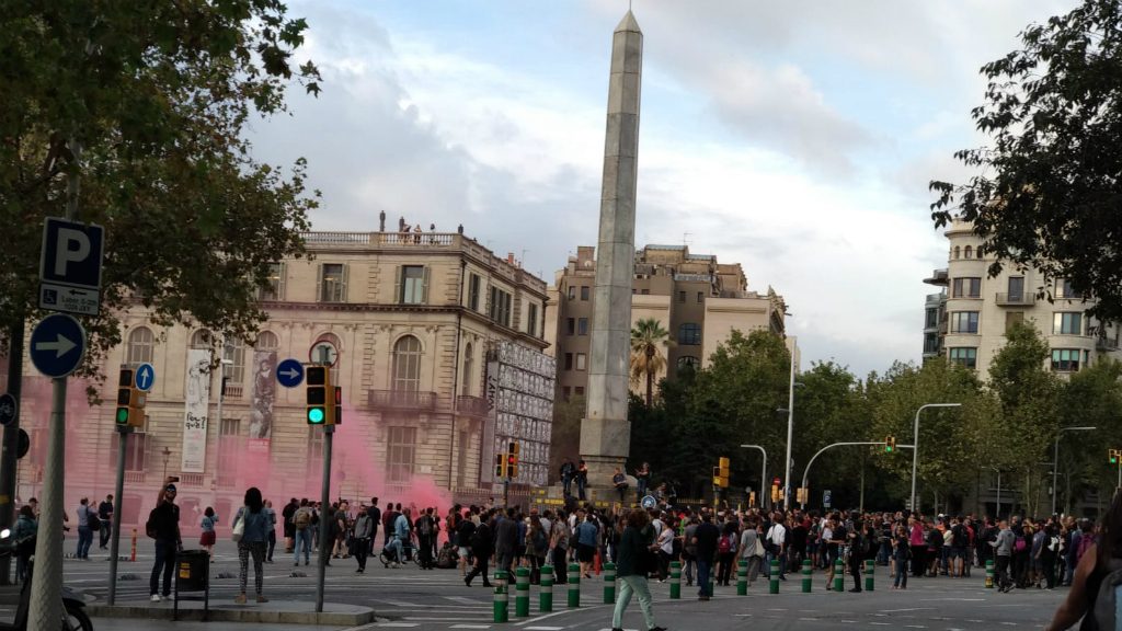 bengales manifestaci&oacute; a pla&ccedil;a Cinc d'Oros