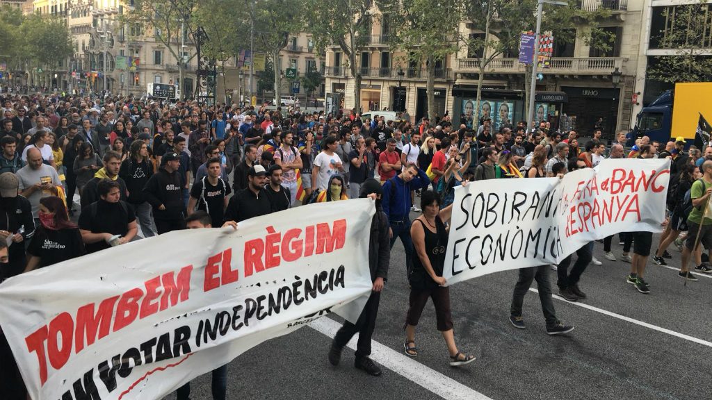 L'1 d'octubre, un any després: minut a minut | 1 octubre, Comitès de Defensa de la República (CDR), estudiants, manifestacions a Barcelona, referèndum
