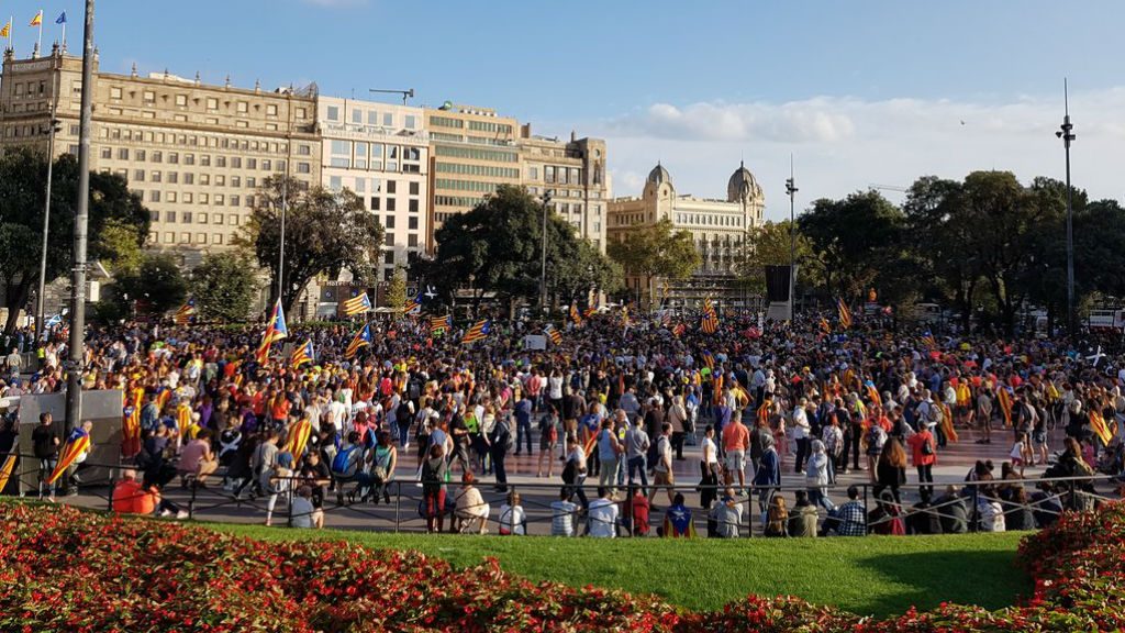L'1 d'octubre, un any després: minut a minut | 1 octubre, Comitès de Defensa de la República (CDR), estudiants, manifestacions a Barcelona, referèndum