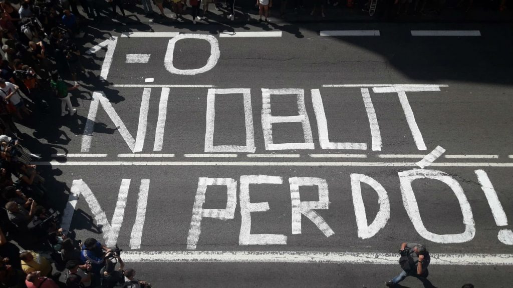 L'1 d'octubre, un any després: minut a minut | 1 octubre, Comitès de Defensa de la República (CDR), estudiants, manifestacions a Barcelona, referèndum