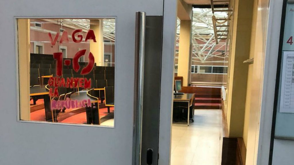 L'1 d'octubre, un any després: minut a minut | 1 octubre, Comitès de Defensa de la República (CDR), estudiants, manifestacions a Barcelona, referèndum