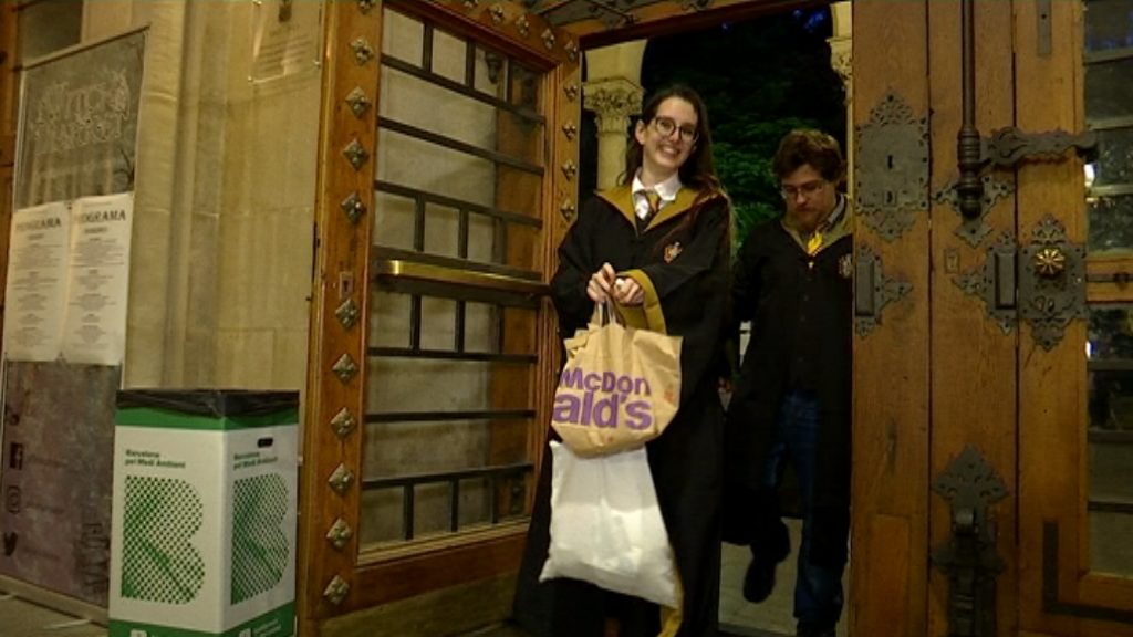 La màgia de Harry Potter arriba a la UB amb el Witcht Market | màgia, mercats, Universitat de Barcelona (UB)