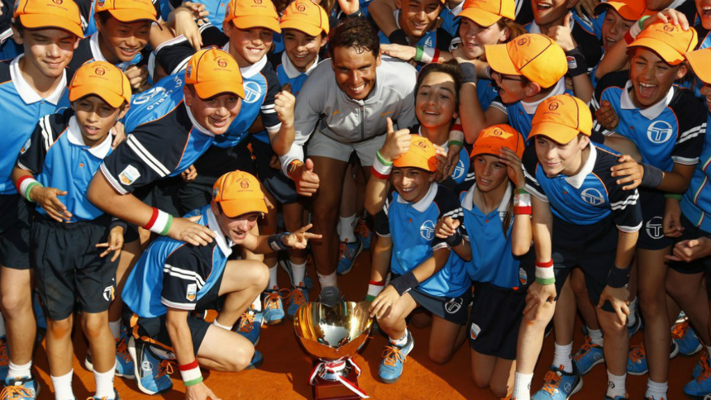 Rafa Nadal amb el Trofeu Godó de tenis