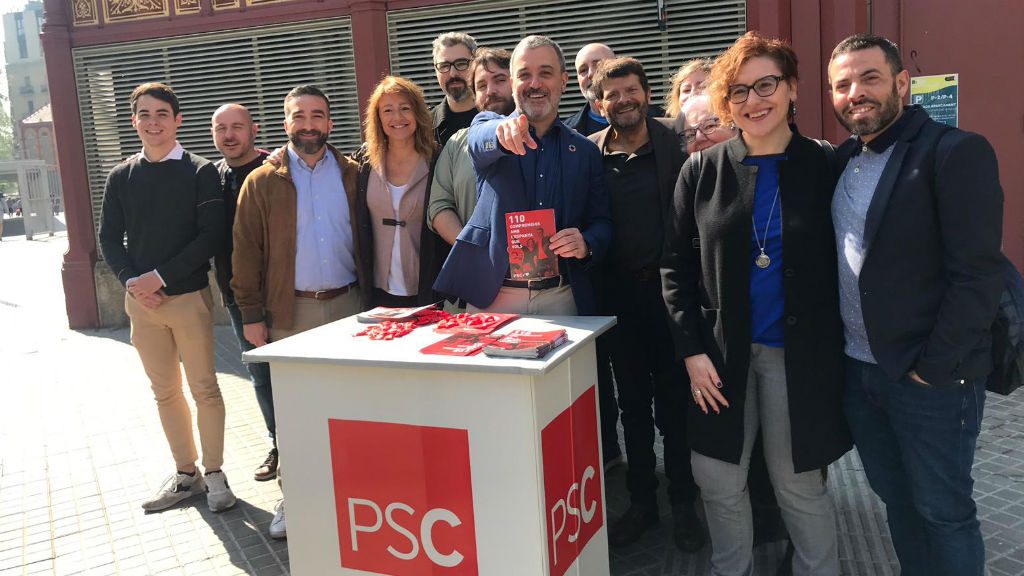 Jaume Collboni amb l'equip de campanya