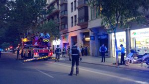 Detenen un home per ocupar un pis del carrer de Sepúlveda i calar-hi foc