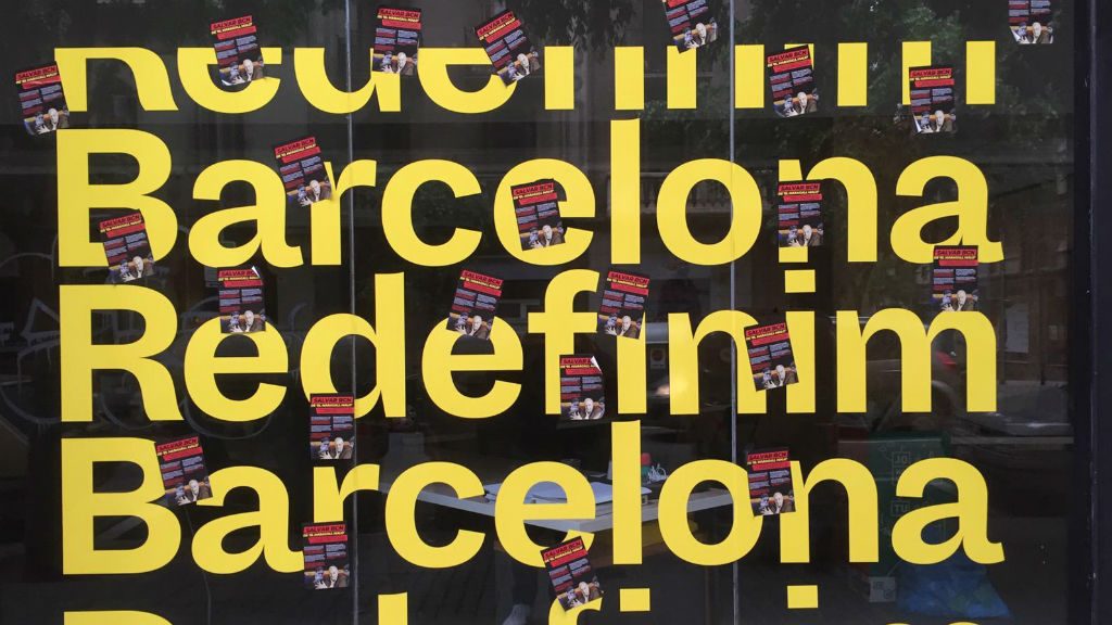 Empaperen la seu d'ERC amb "Salvar Barcelona d'El Maragall Malo" | eleccions municipals 2019, ERC, Ernest Maragall