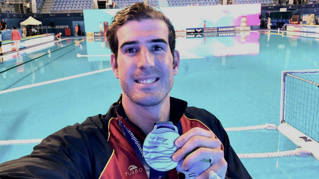 Miguel de Toro amb la medalla de plata del Mundial