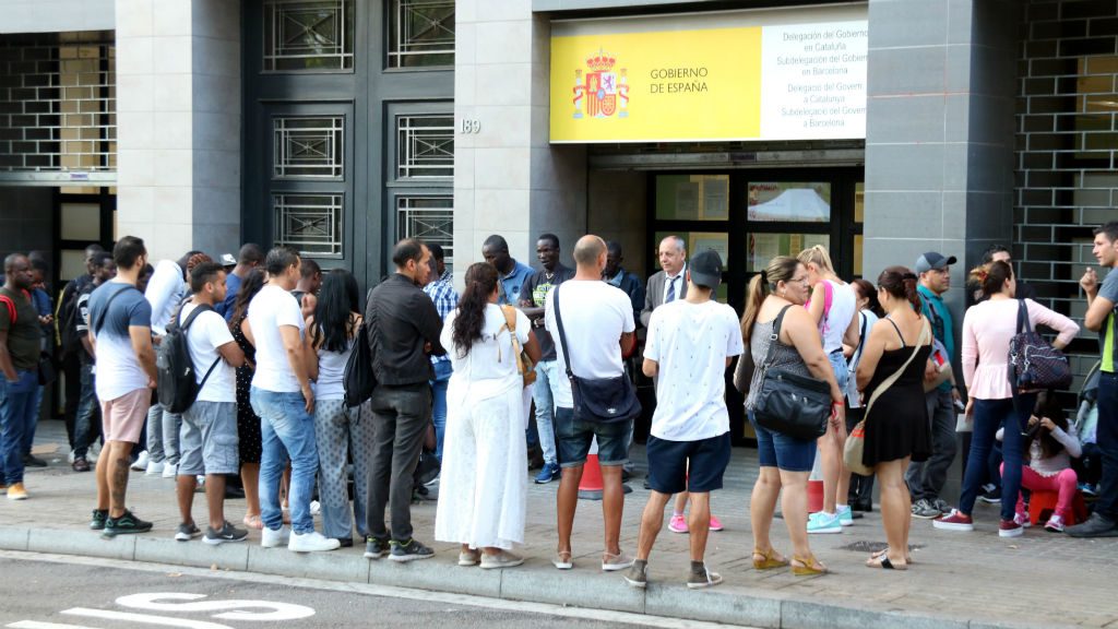 Cues d'immigrants a estrangeria