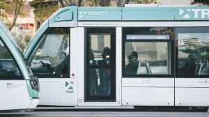 Es consolida l’acord entre el TRAM i la comunitat gitana per evitar actes incívics al tramvia
