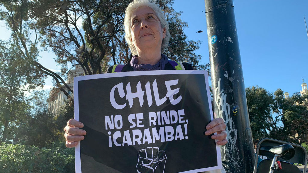 La comunitat xilena de Barcelona es concentra contra la repressió a Xile | manifestacions a Barcelona, protestes