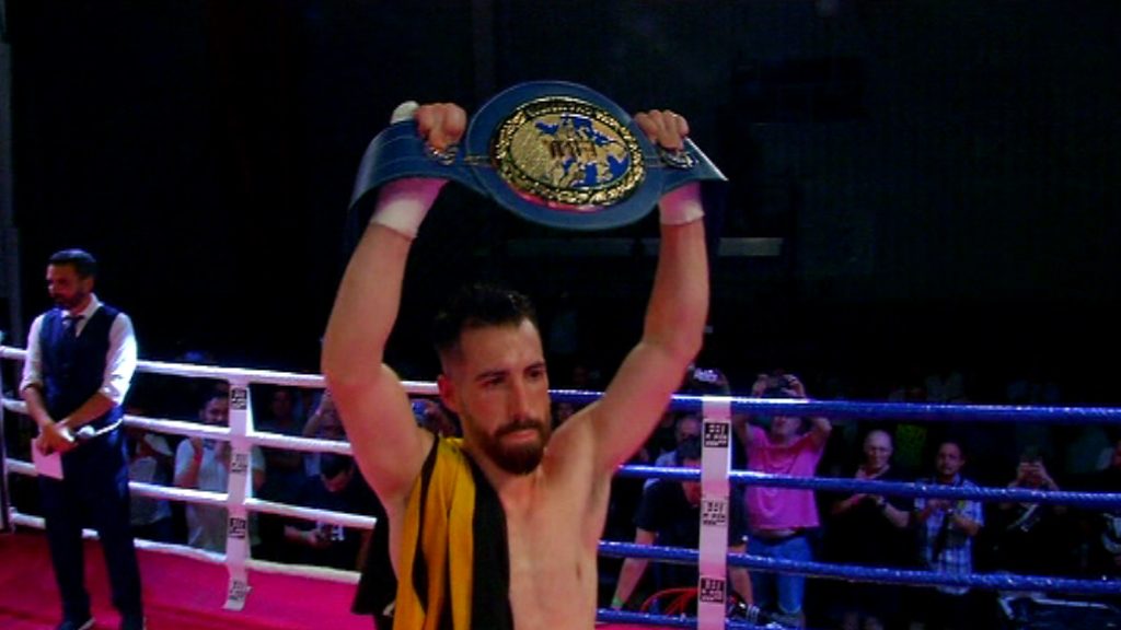 Sandor Mart&iacute;n campi&oacute; Europa superlleugers boxa Barcelona