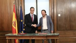 L’acord entre el PSOE i Unides Podem preveu derogar part de la reforma laboral i augmentar el salari mínim