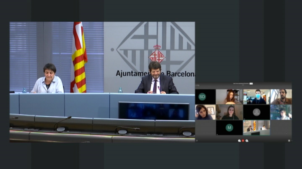 Roda de premsa de l'Ajuntament amb preguntes dels periodistes per vídeotrucada