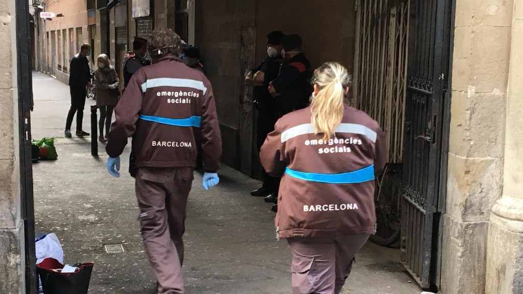 Intervenció policial per una ocupació il·legal al Raval | desallotjaments, Mossos d'Esquadra