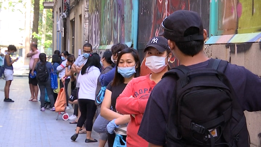 Cues puntuals per rebre menjar de la xarxa del Raval