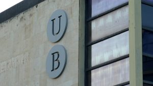 Els estudiants exigeixen concreció en la docència mixta proposada per les universitats