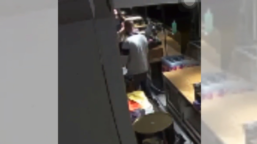 Els Mossos d'Esquadra detenen l'atracador de sis comerços de Nou Barris i un de Santa Coloma | botigues, Mossos d'Esquadra, robatoris