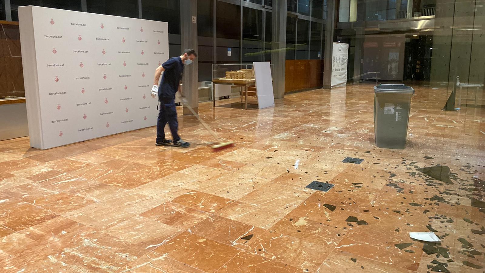 Un miler de persones protesten contra els desnonaments i la gestió de la pandèmia | covid, CUP, manifestacions a Barcelona